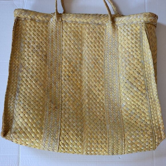 Vintage XL Straw Tote Bag - Picture 3 of 12